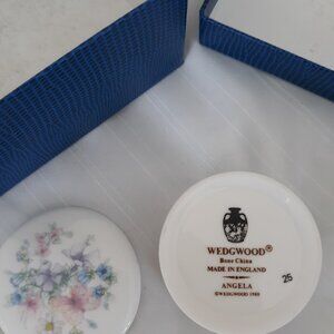 Wedgewood "angela" pillbox EUC